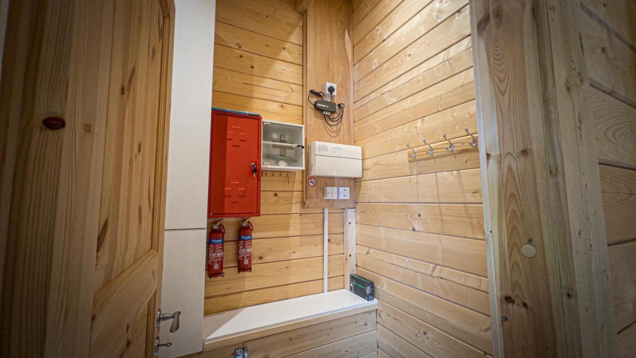 Sundance Lodge, Fantastic New Cabin With Hot Tub - Sleeps 6 - Largest In Felmoor Park Morpeth Luaran gambar